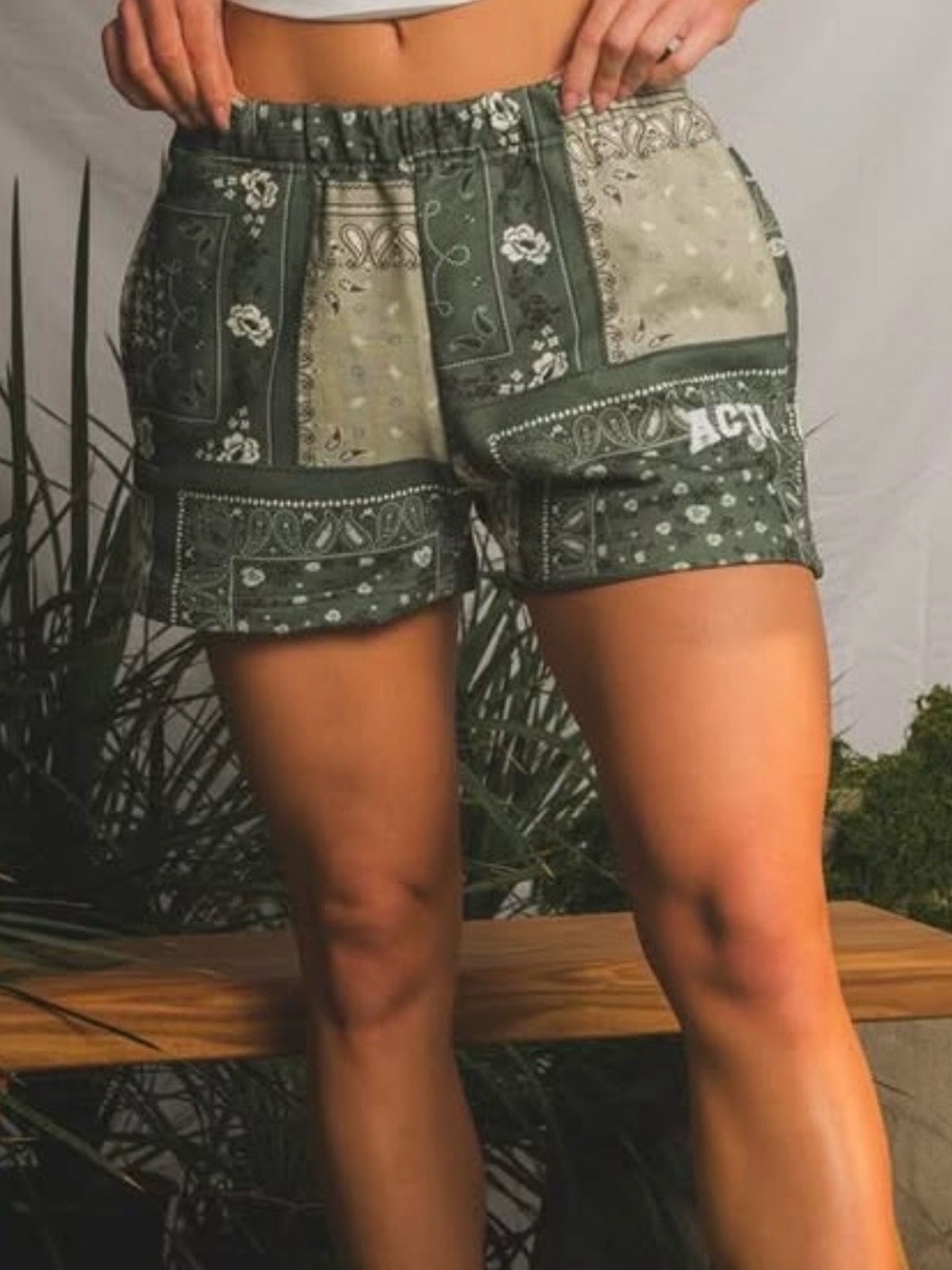 ACTA – Limited Garden Party Sage Patchwork Print Women’s Shorts (NEW)